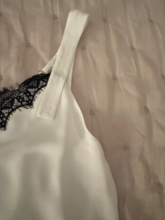 Babaton Tank with Lace Trim - size L - Picture 4 of 5